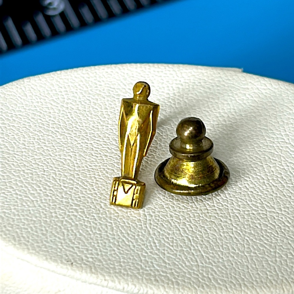 10k Vintage Man Figure Lapel Pin - image 1